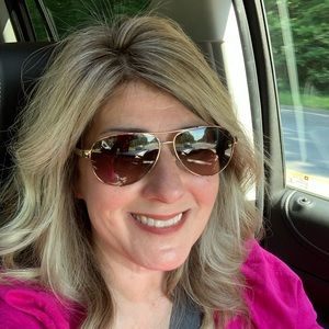 Meet your Posher, Melissa